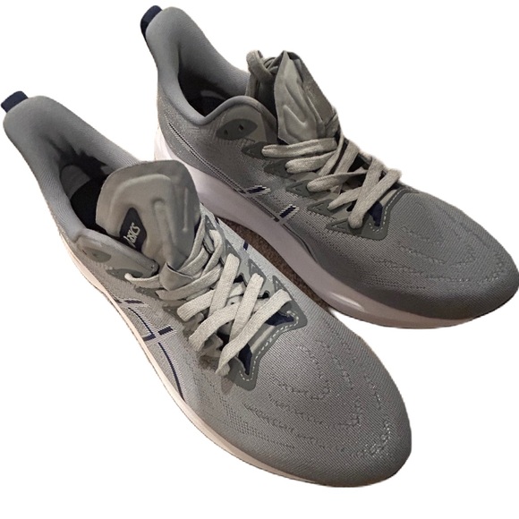 Asics Men’s Light Gray Athletic Tennis Shoes Sz. 10 NWT/ New in Box - Picture 4 of 8
